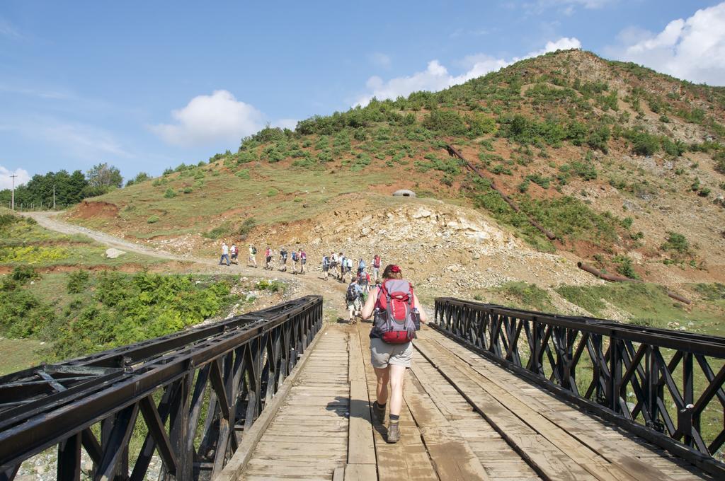 Aste Guesthouse Tropoje ภายนอก รูปภาพ