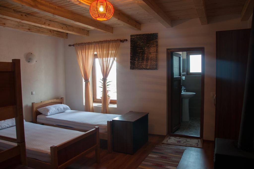 Aste Guesthouse Tropoje ห้อง รูปภาพ