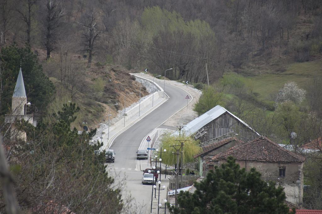Aste Guesthouse Tropoje ภายนอก รูปภาพ