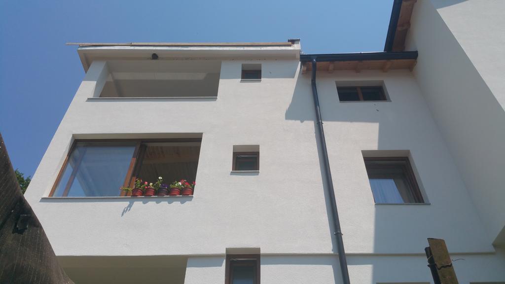 Aste Guesthouse Tropoje ภายนอก รูปภาพ