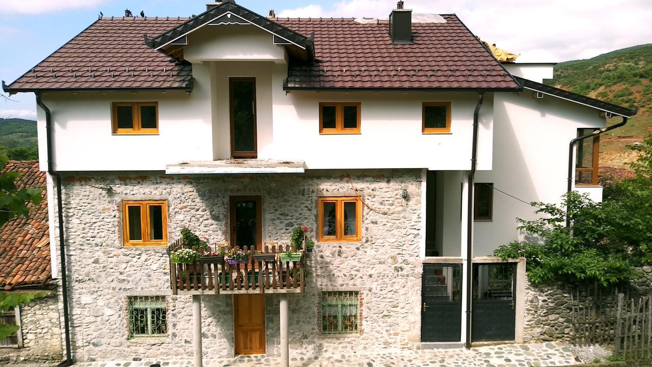 Aste Guesthouse Tropoje ภายนอก รูปภาพ